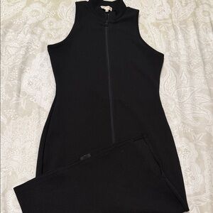 Sleeveless Black midi dress